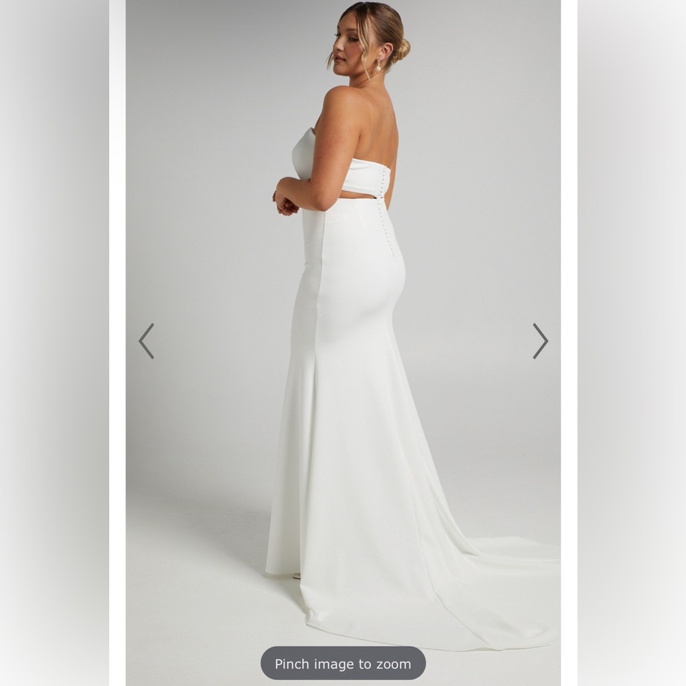 Hopeless Romantic Set from Showpo. Gorgeous wedding set. Never worn